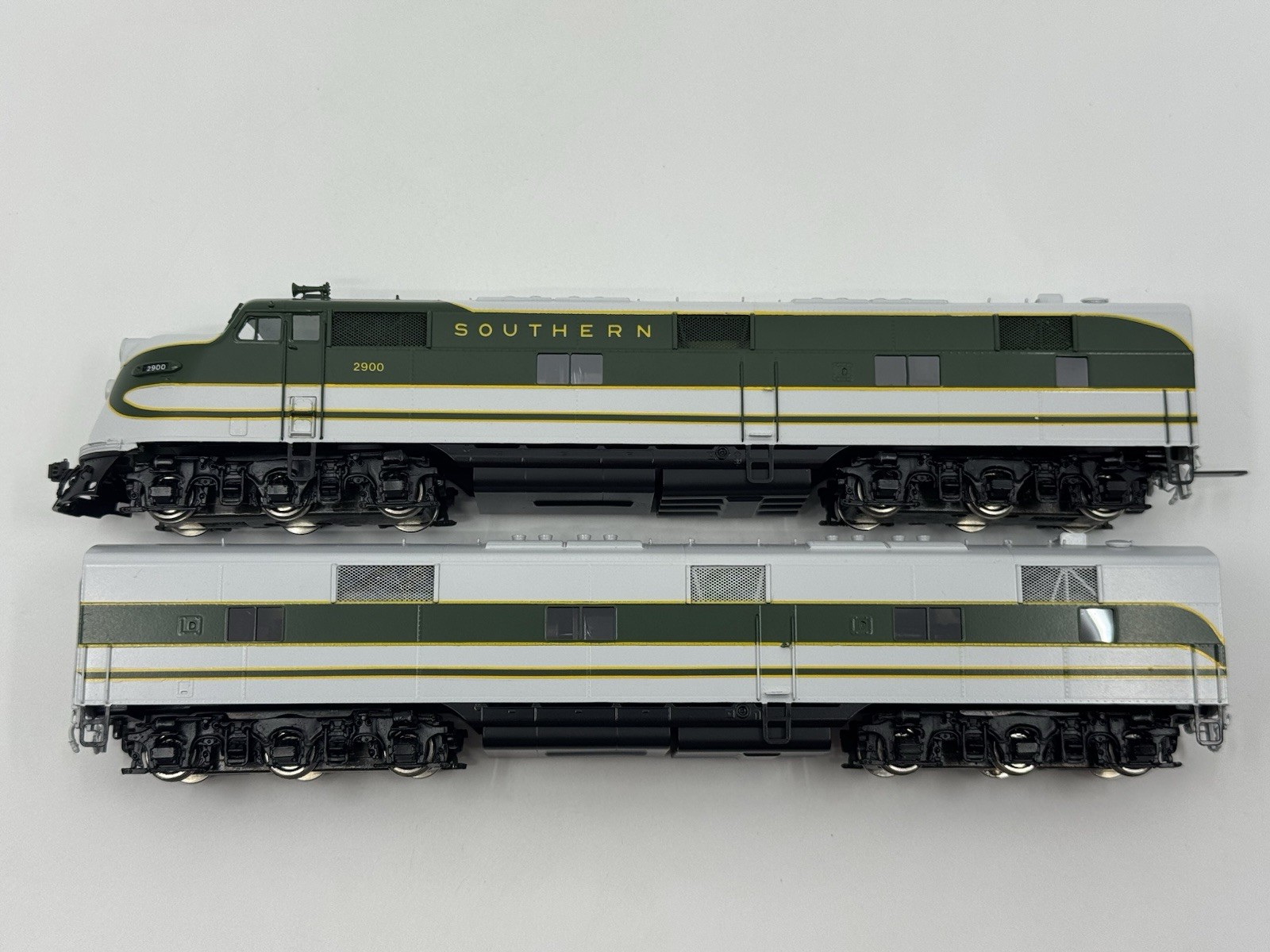 HO CIL 2043.1 Brass Southern Railway EMD E6A & E6B Diesel Locomotive Set