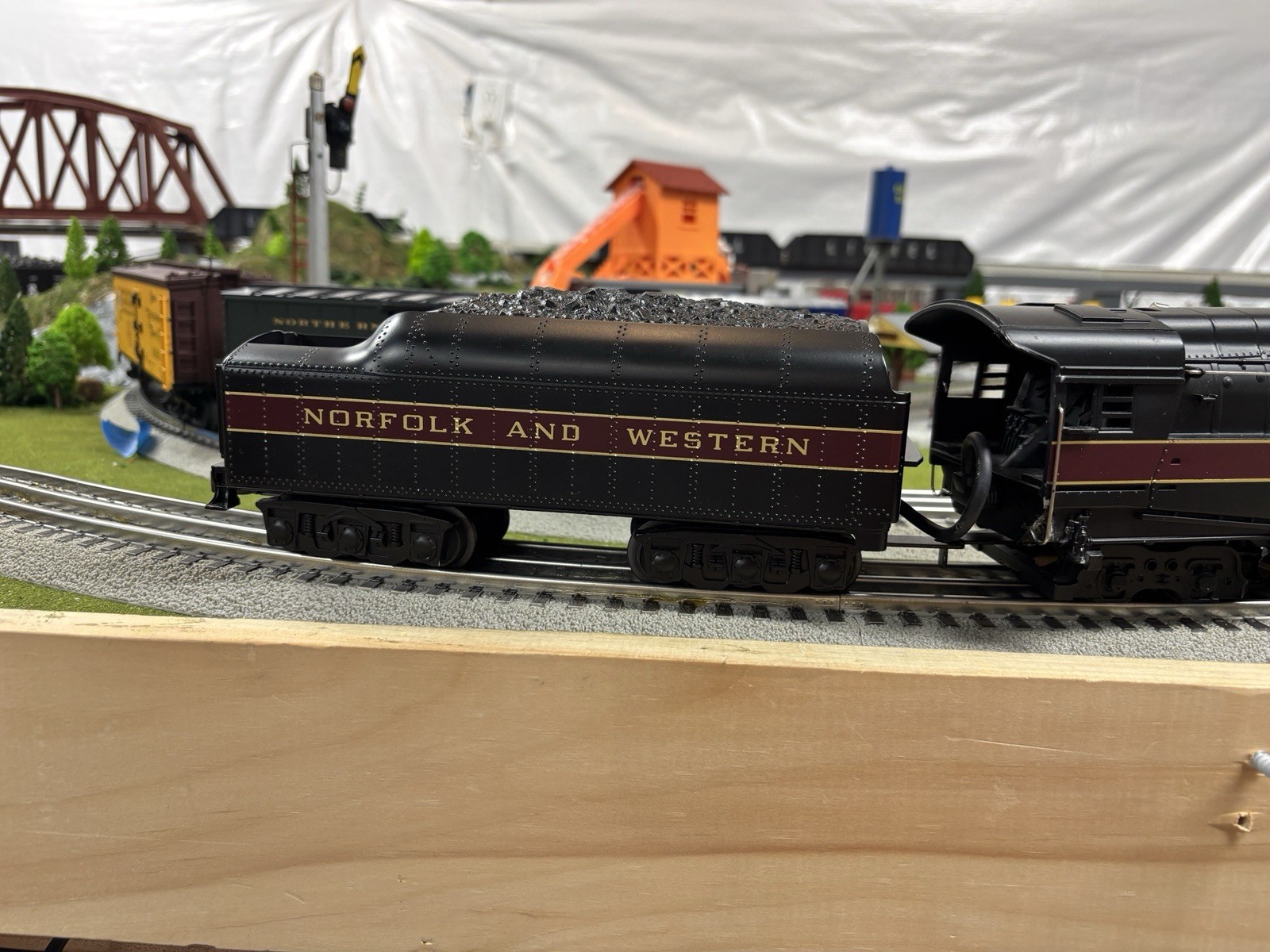 MTH RAILKING NORFOLK AND WESTERN J STEAM ENGINE #611 AND TENDER -UPGRADED TO PS1