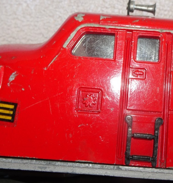 1950’s Lionel SANTA FE 2353 Diesel Locomotive & Dummy & B-Unit 3 Pieces O Gauge