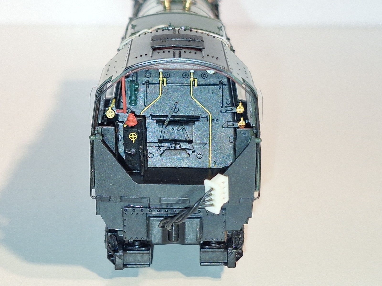 Hornby R2819 Bournemouth Belle Train Pack-lights. Mint, Unused. OO Scale. Boxed