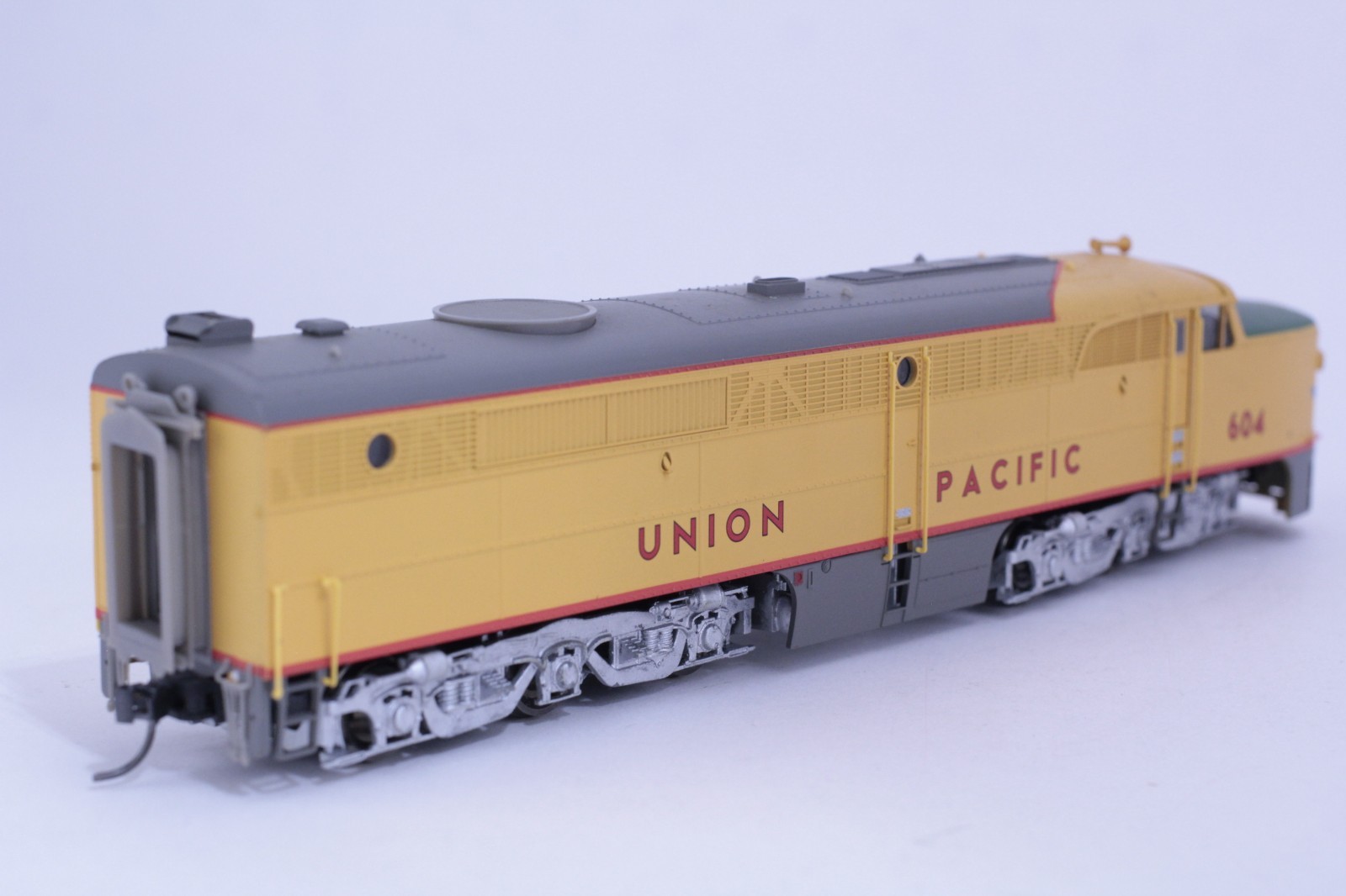 Proto2000 HO Scale Union Pacific UP #604 ALCo PA DC Powered Locomotive NEW GEARS
