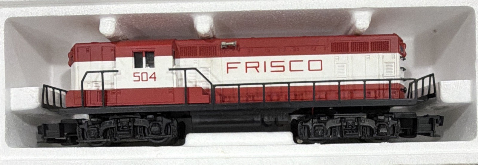 Lionel Frisco 504 O Gauge EMD Diesel Locomotive AC Analog 3-Rail Red/White