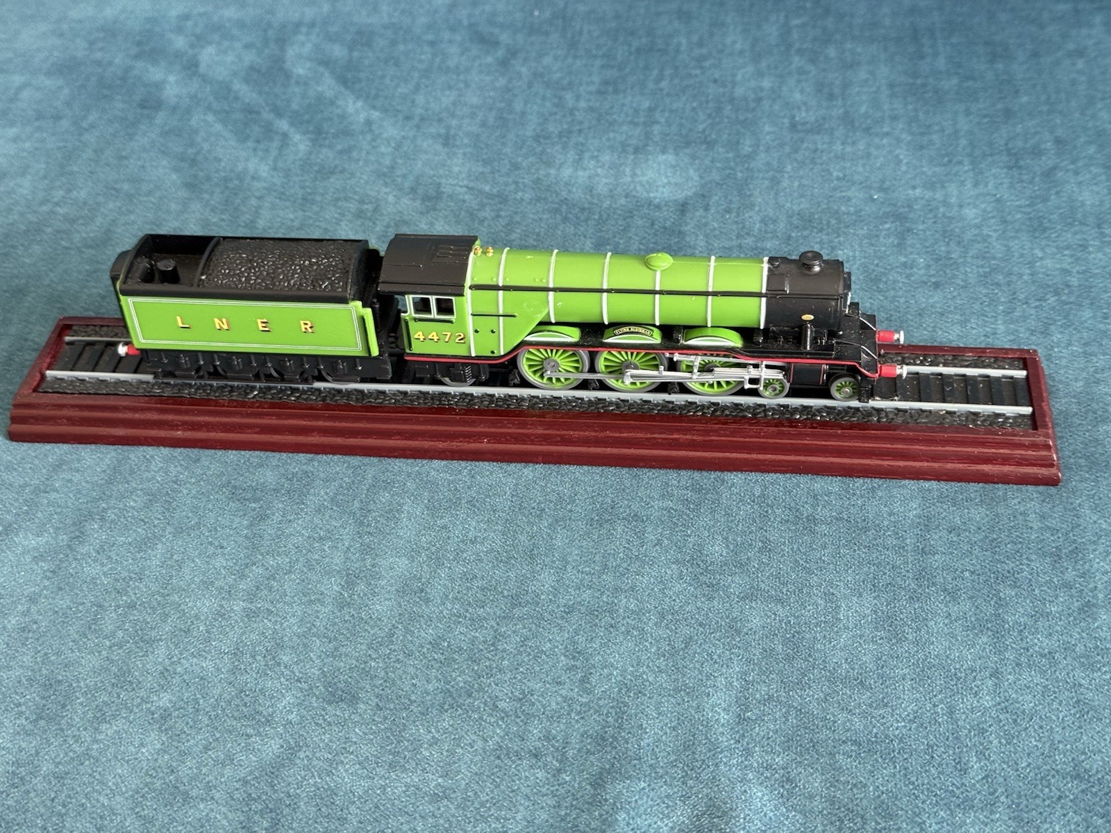 Atlas Editions 1/100 Scale Static Model 3 904 001 – LNER Flying Scotsman.Train