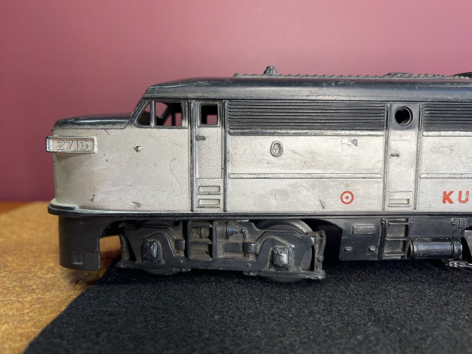 Vintage Train – KMT Kusan ‘Auburn’ 2716 ALCO Dummy Diesel Locomotive Kannon Ball