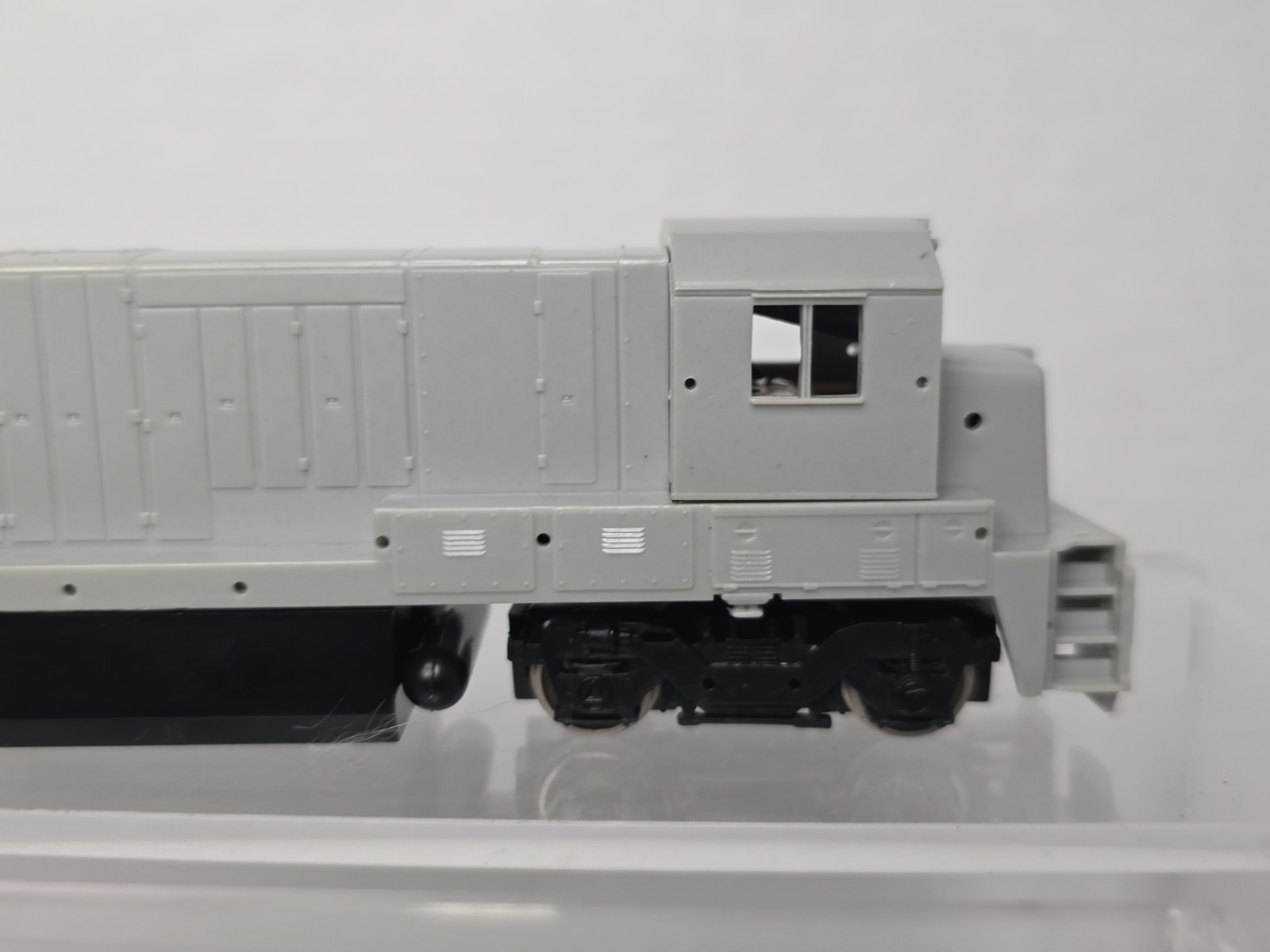 Bachmann Plus HO Scale 11101 Undecorated GE B23-7 Diesel Locomotive NOS (A)