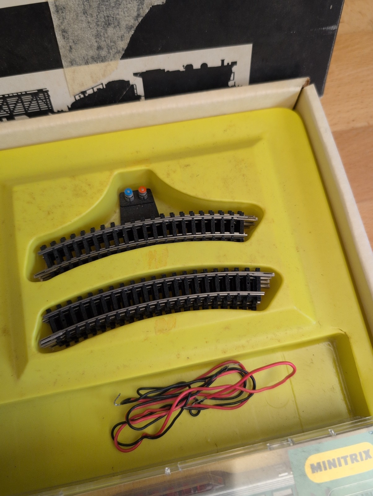 Trix N Scale Penn Central Locomotive, 4 Passenger Cars, Track, Transformer