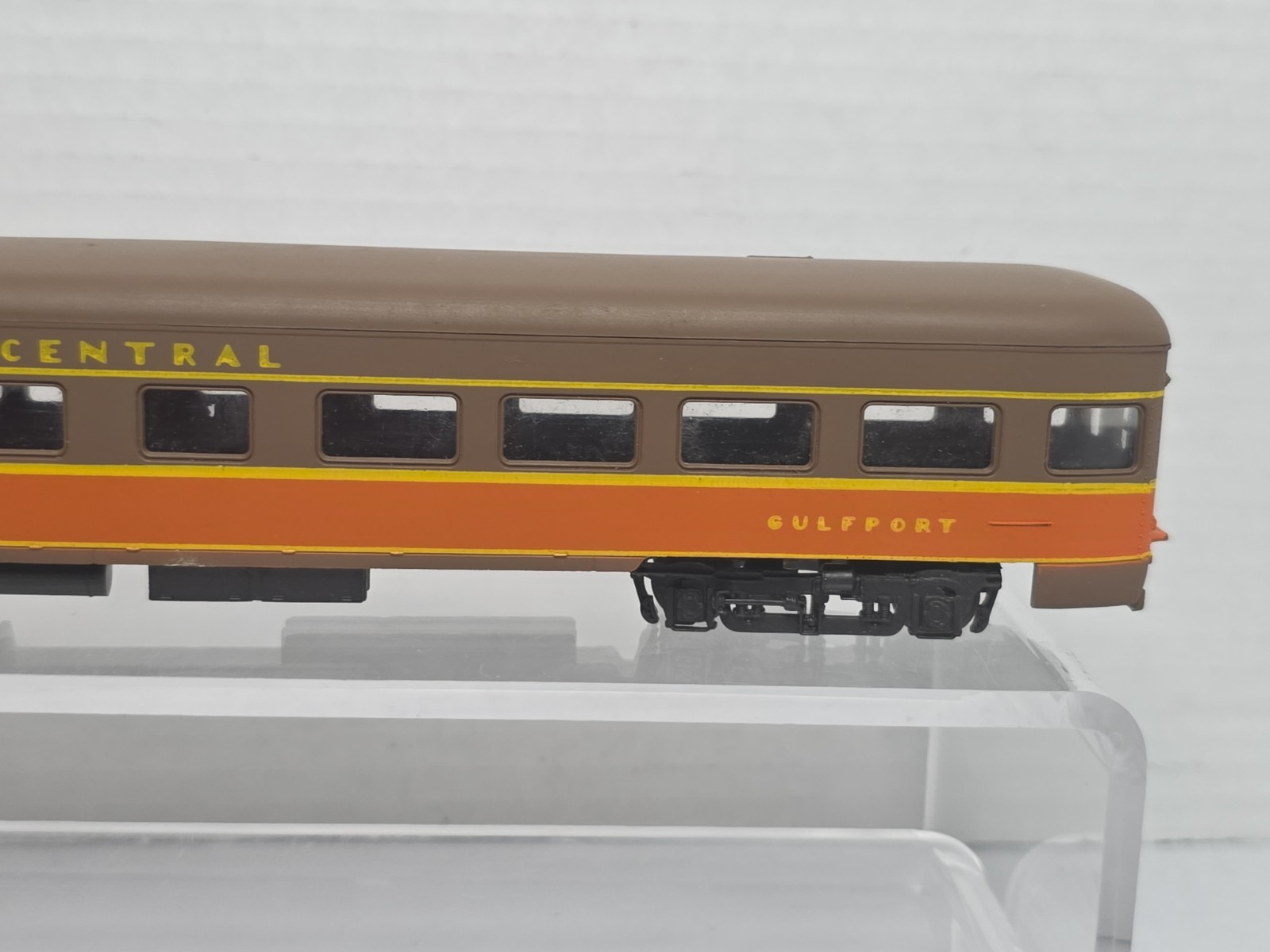 As Is Rivarossi Illinois Central Dummy GM E8 Diesel Loco Observation Car Read De