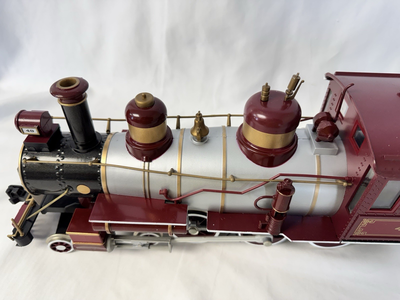 Bachmann Big Hauler Atchison Topeka & Santa Fe Locomotive 49 and Tender