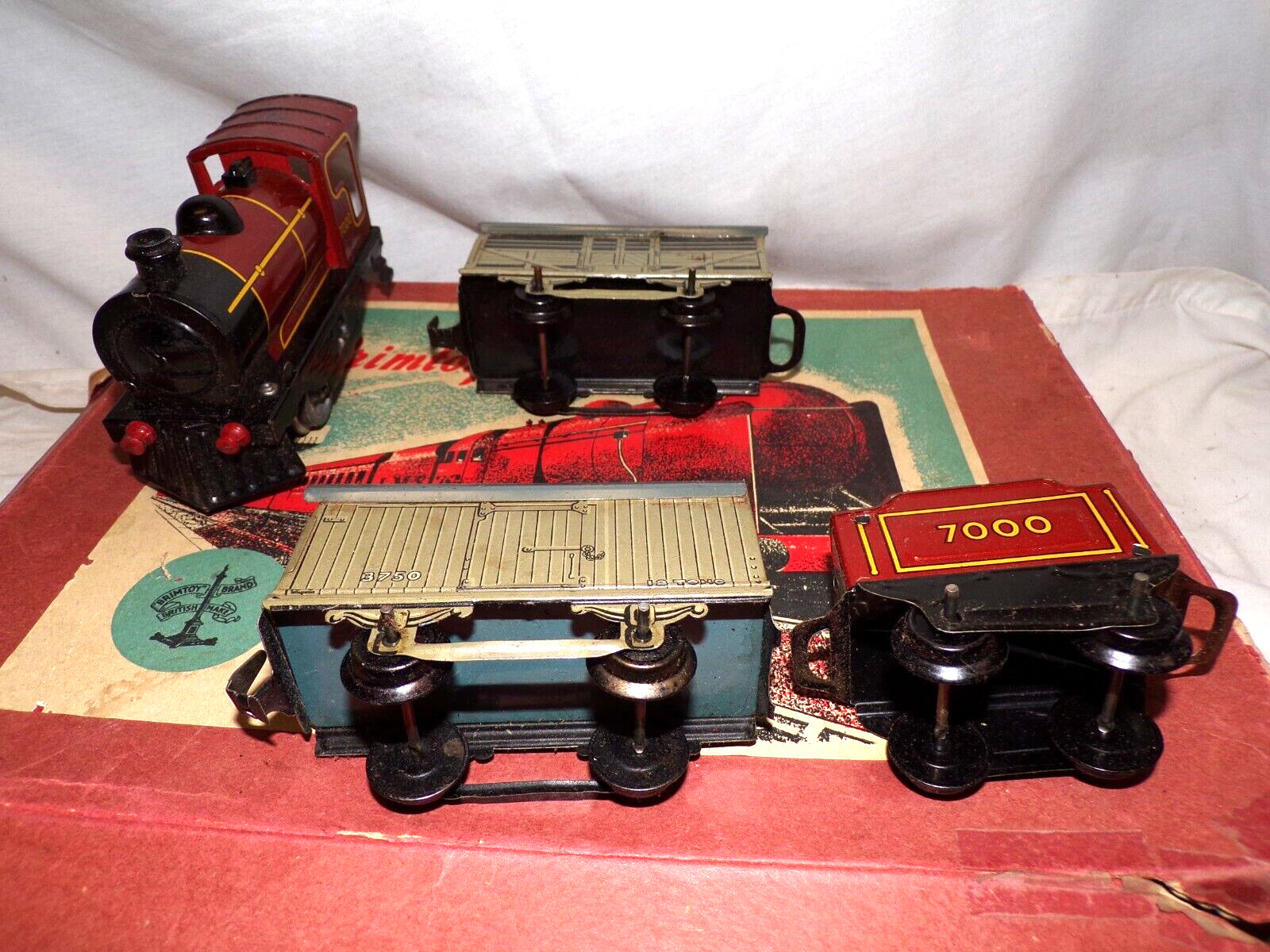 VINTAGE UK BRIMTOY TRAIN CLOCKWORK TRAIN SET WITH BOX