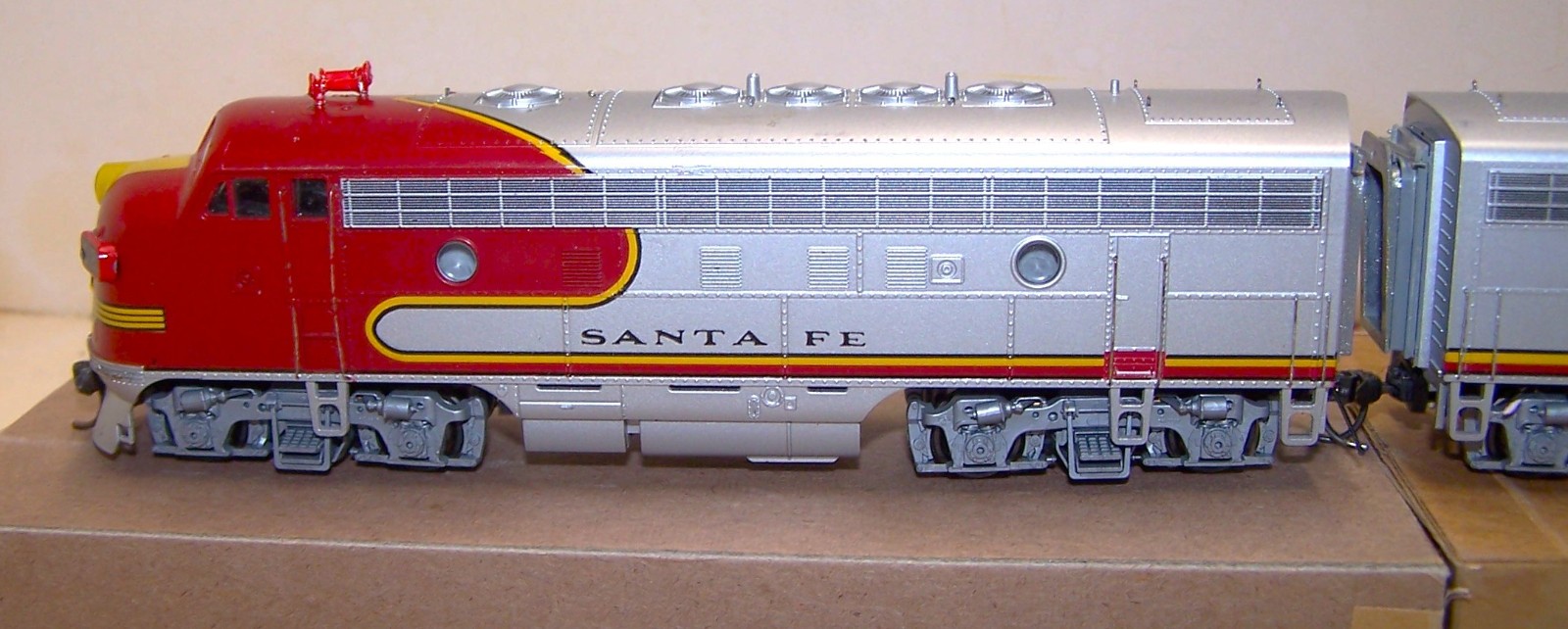 HO STEWART KATO F7a, F7b, F7a SANTA FE ATSF, DCC, NO SOUND, LED HEADLIGHT