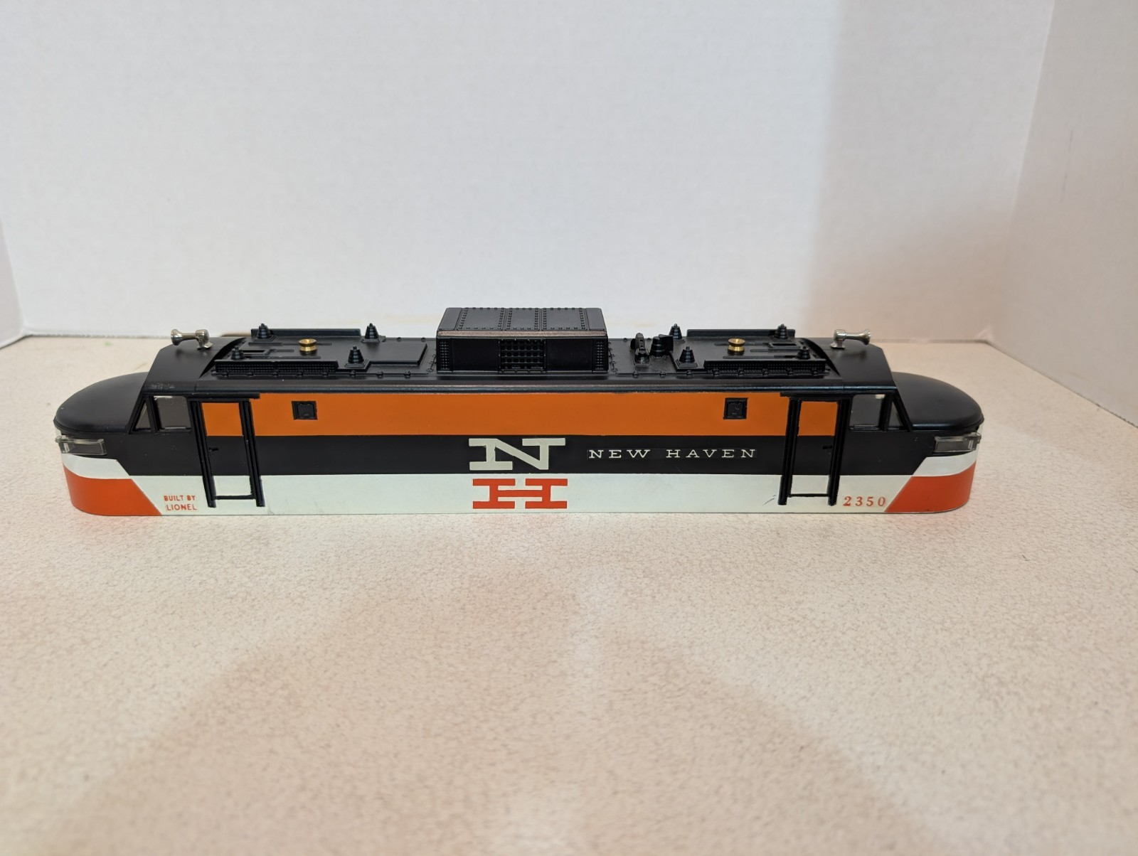 Lionel CUSTOM New Haven #2350 EP-5 Electric Locomotive Shell ~Excellent~