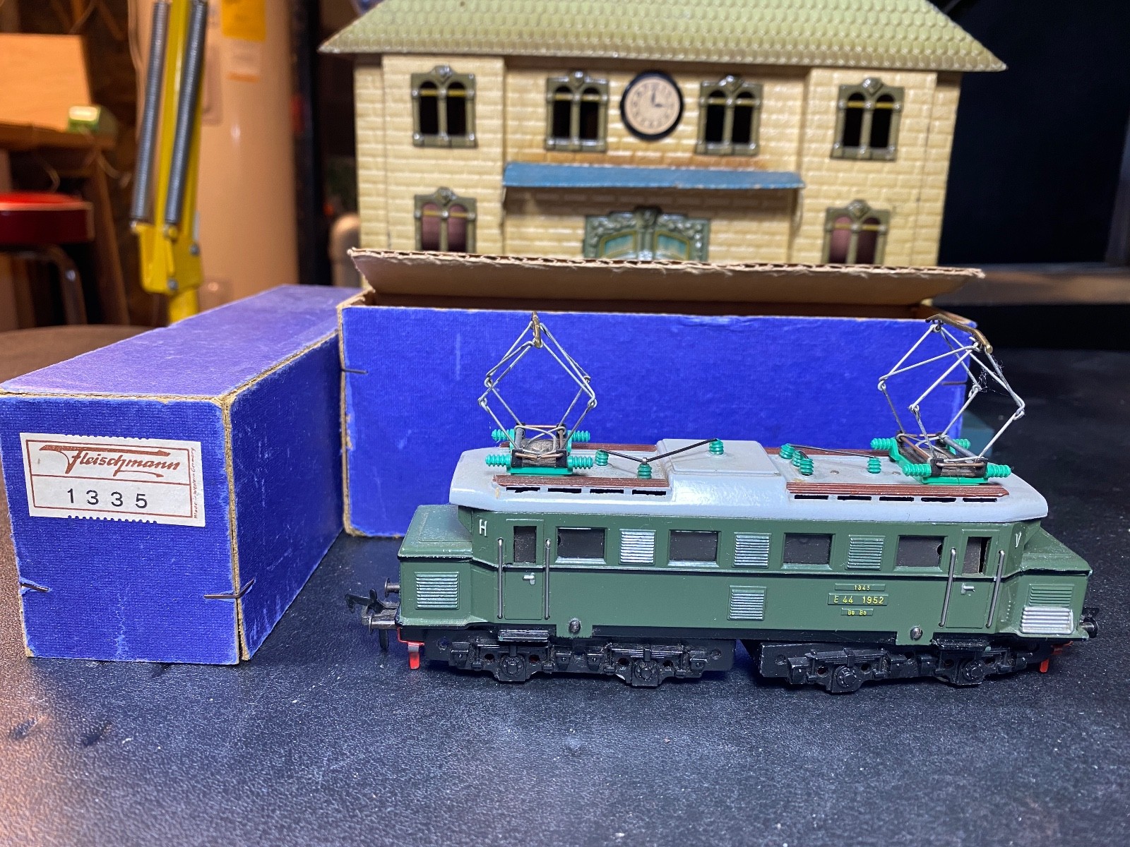 VINTAGE 1953 FLEISCHMANN HO ELECTRIC LOCOMOTIVE NO. 1335-G ORIGINAL BOX