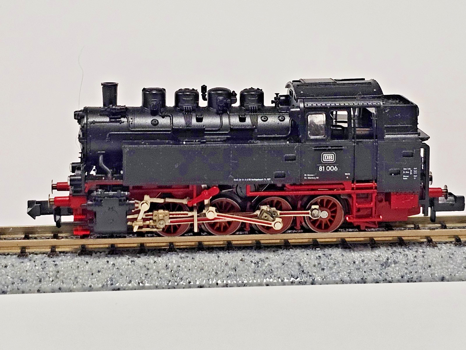 N SCALE FLEISCHMANN PICCOLO 7036 TANK STEAM LOCOMOTIVE DAMPFLOK BR 81 006 VIDEO