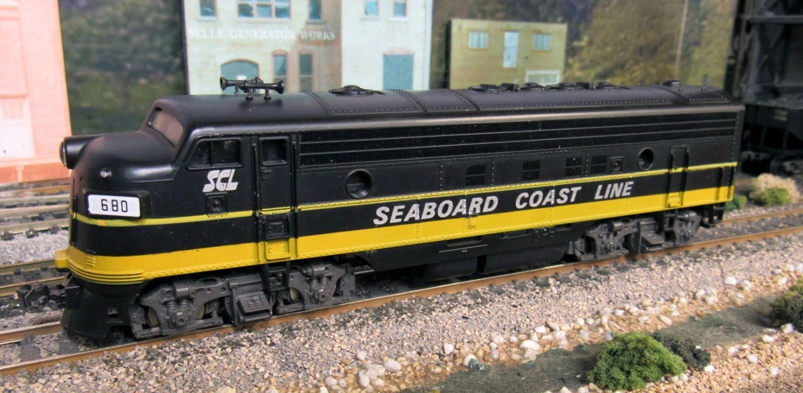 Atlas HO Scale SCL Seaboard Coast Line FP7 – Excellent condition, good runner