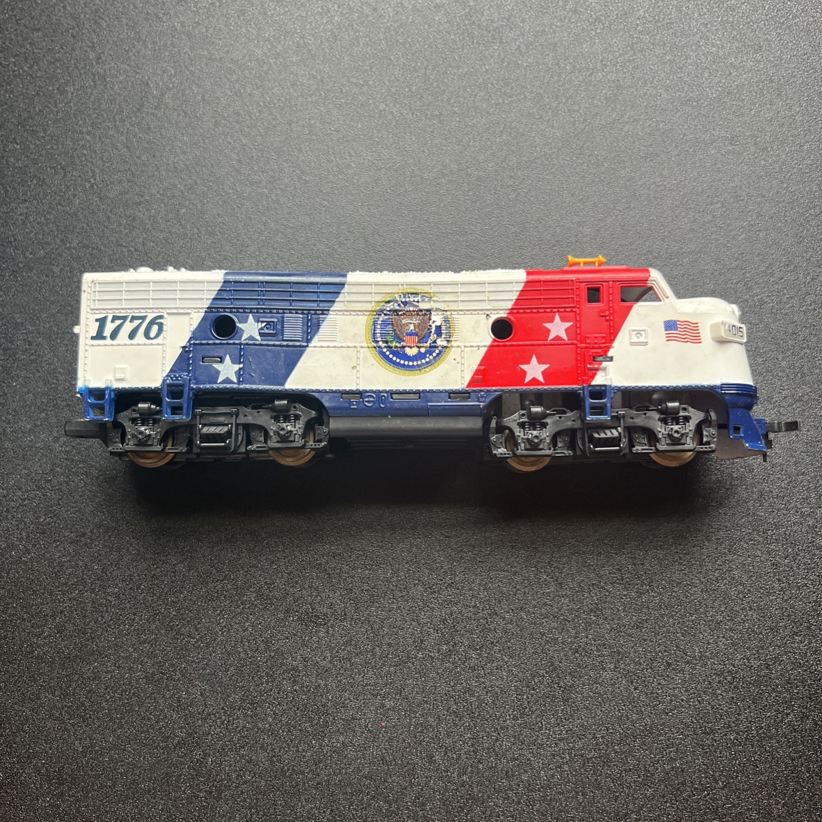 Vintage TYCO HO Scale Gauge Spirit Of 1776 Locomotive & Caboose Model Railroad