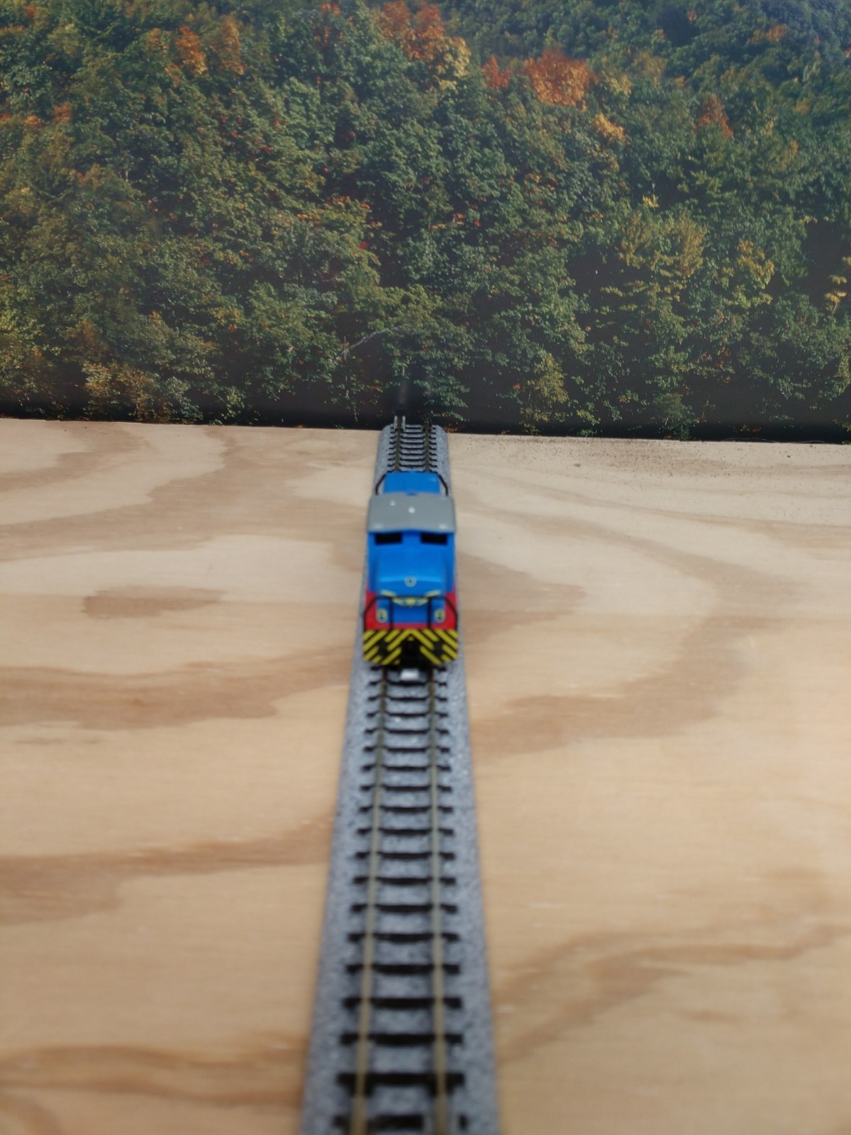 Minitrix N scale 4 axle diesel switcher – Item #2066