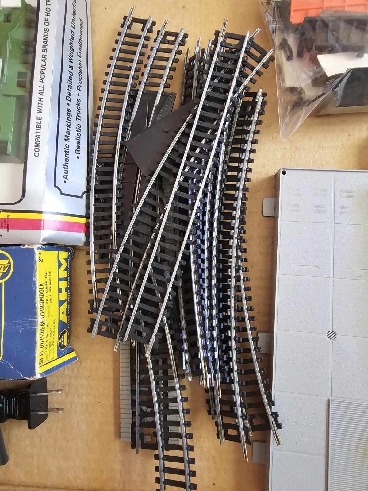 Vintage Tyco Santa Fe 72 Giant 72 Piece Train Set HO Scale Parts Repair Lot