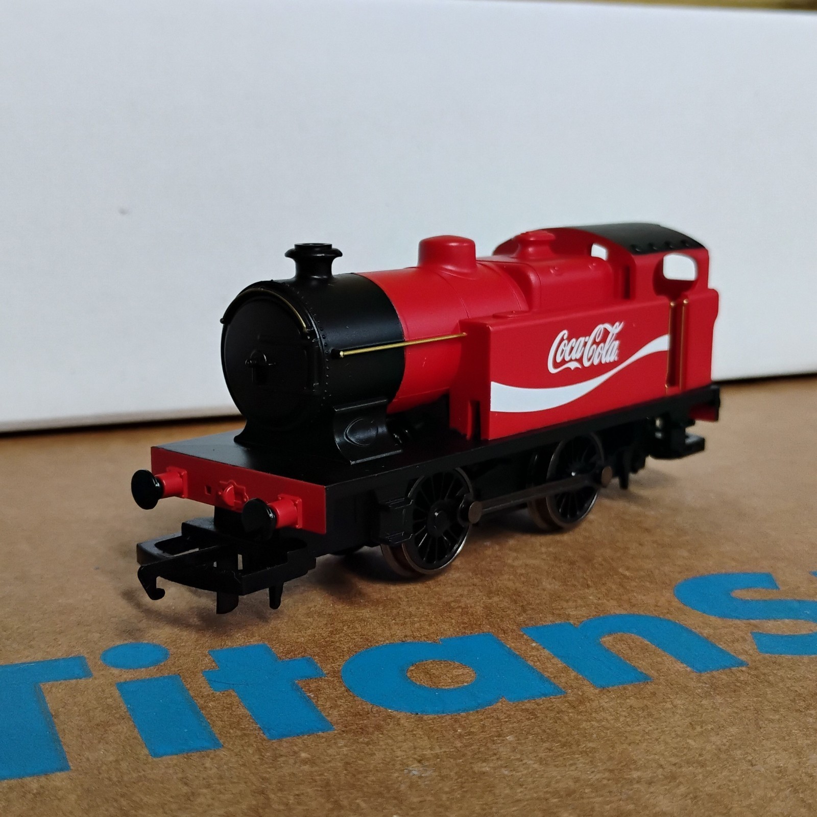 Hornby COCA-COLA 0-4-0 STEAM LOCO. OO Gauge. New!