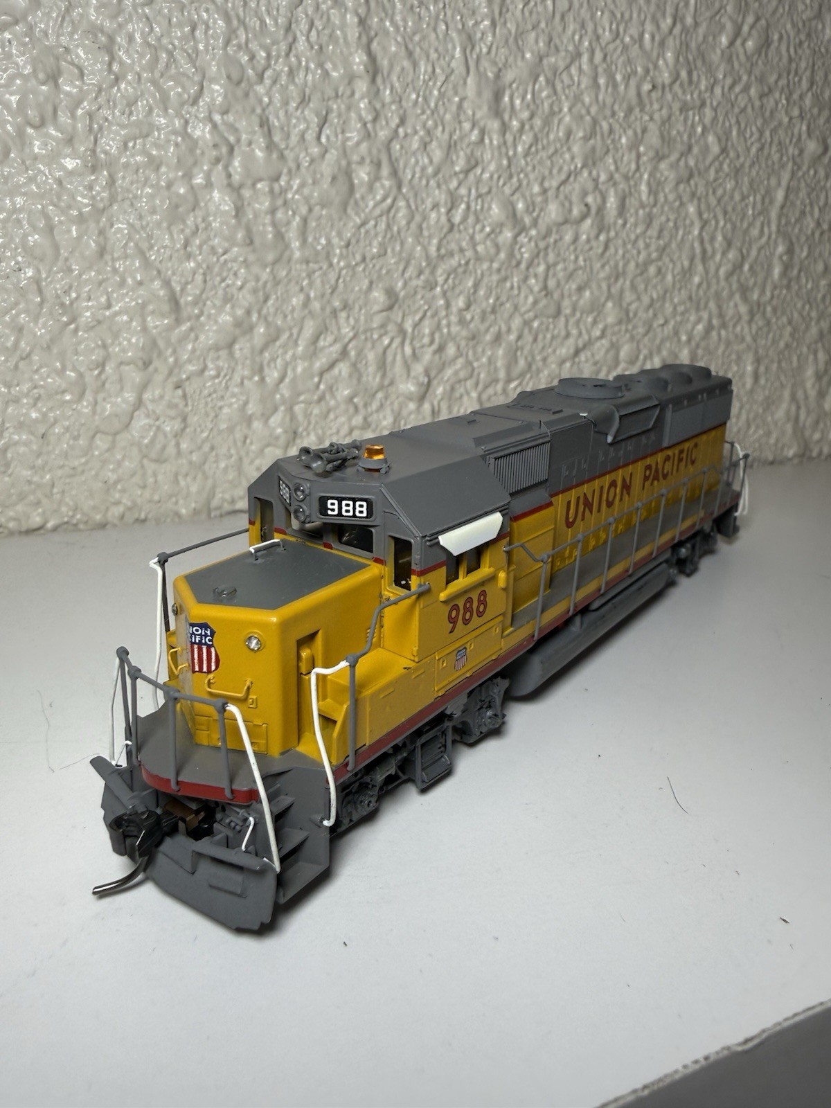 Athearn VTG HO SCALE UNION PACIFIC GP50 DIESEL LOCOMOTIVE #988 NEW OB Tested