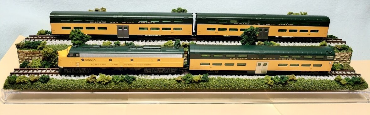 N SCALE 16″ 2-LEVEL TRACK-SUMMER SCENE-DISPLAY CASE -FOR ANY N TRAIN