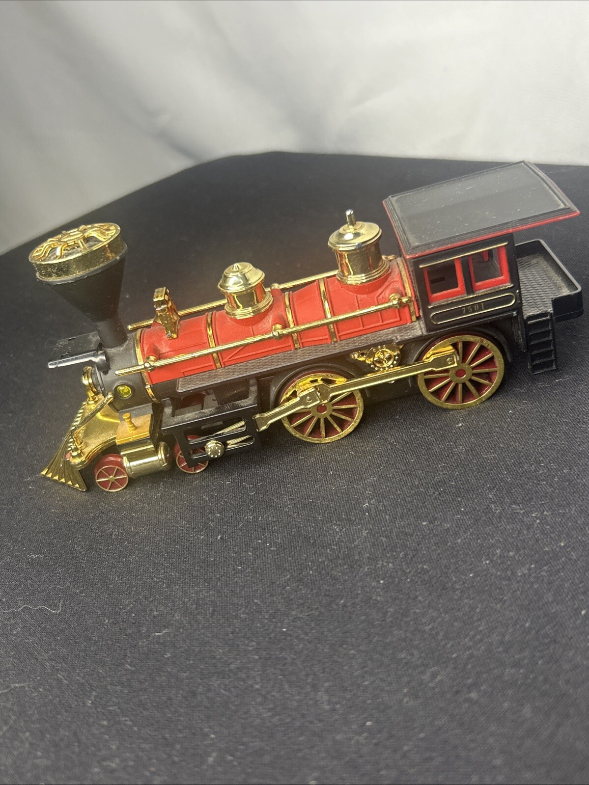 Vintage Model Train SS 7501 Steam Locomotive Red/Gold/Black Flawless Condition!