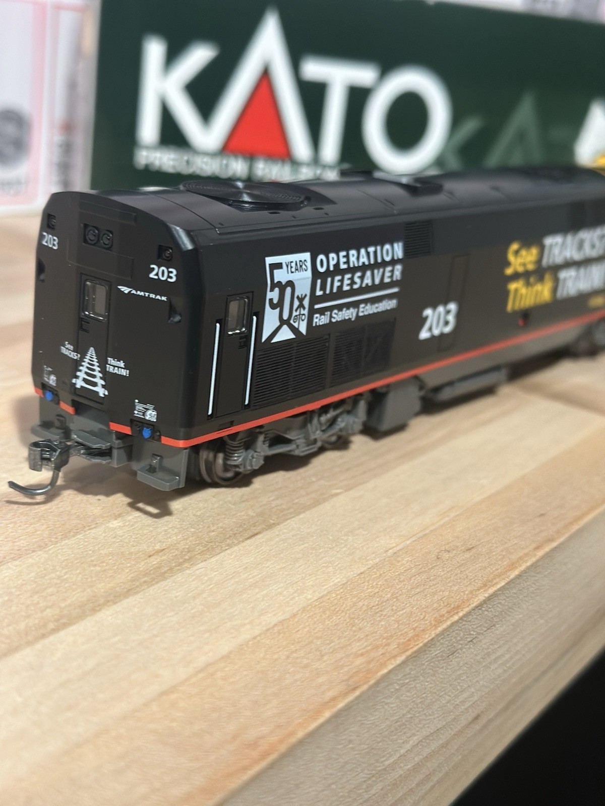 KATO HO GE P42 Amtrak Operation Lifesaver #203 DCC Sound added Lightly USED
