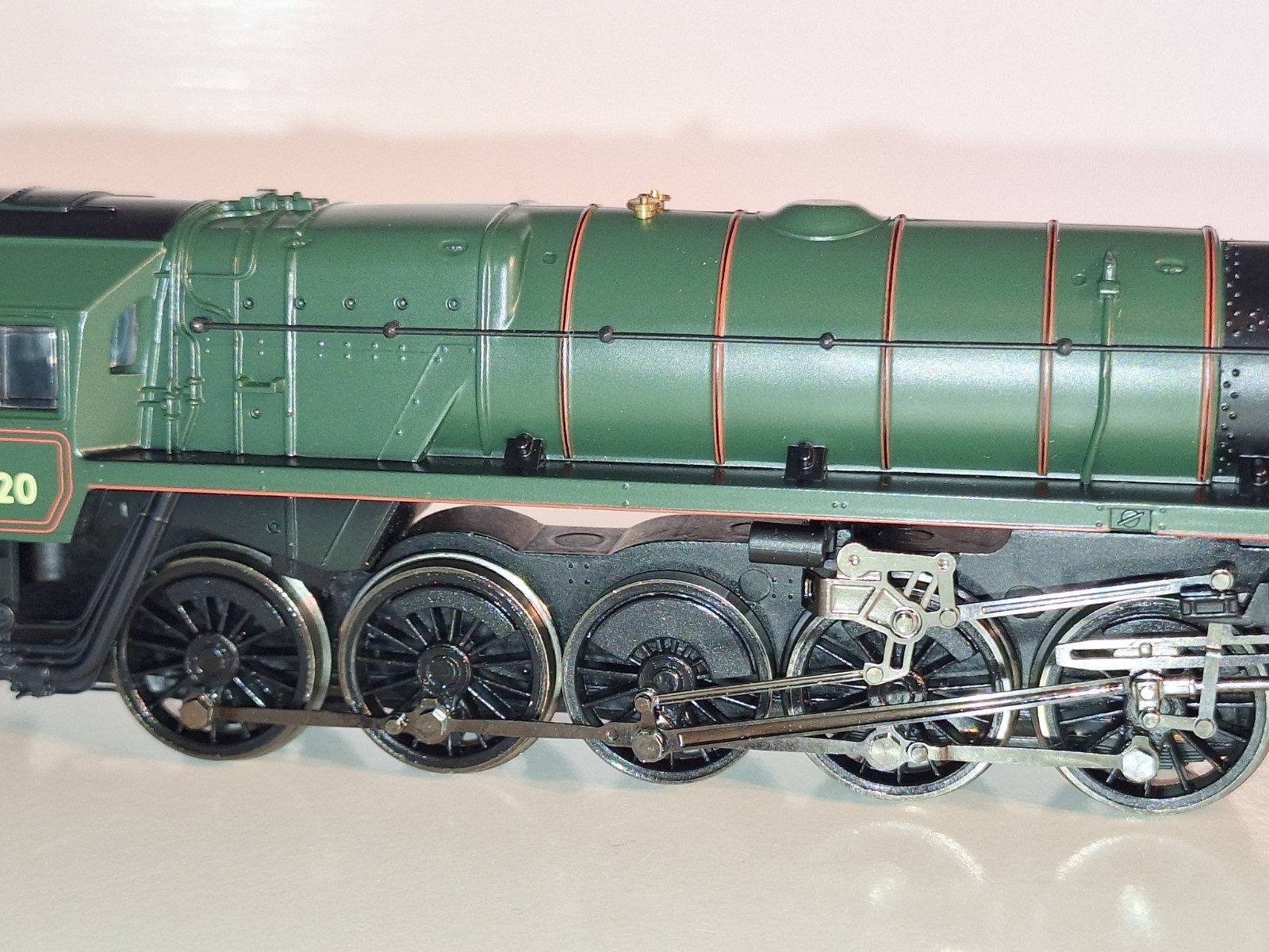 Hornby R2785 DCC Ready BR 9F Loco #92220. New Old Stock. Mint Cond. Boxed. OO