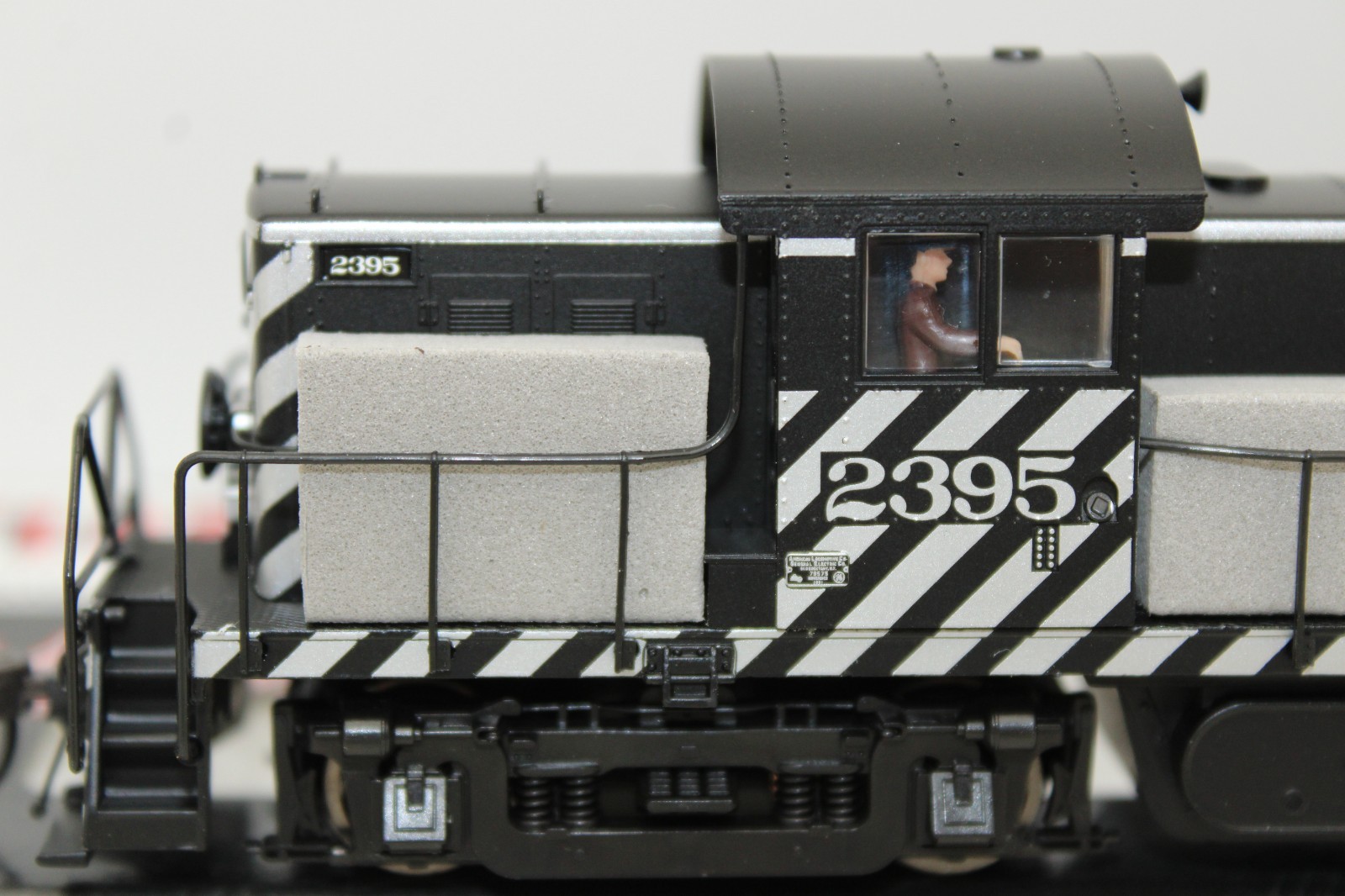 Atlas Classic HO Scale Santa Fe Alco RS1 Diesel Locomotive #2395 LED 7158