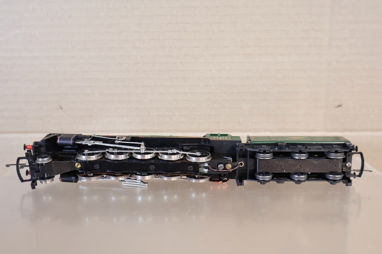 TRIANG HORNBY R861 BR GREEN 2-10-0 CLASS 9F LOCOMOTIVE 92220 EVENING STAR 1om