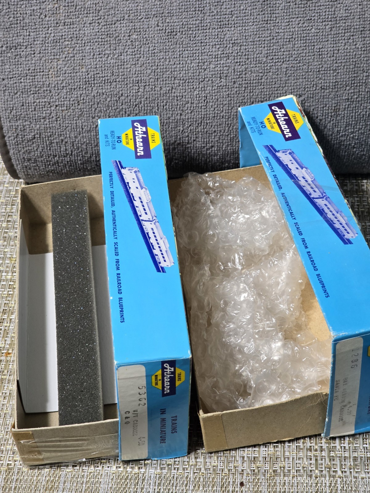 Athearn HO Scale Locomotive Lot(3)Chessie System & C&O + 5Vintage BlueBoxesEmpty