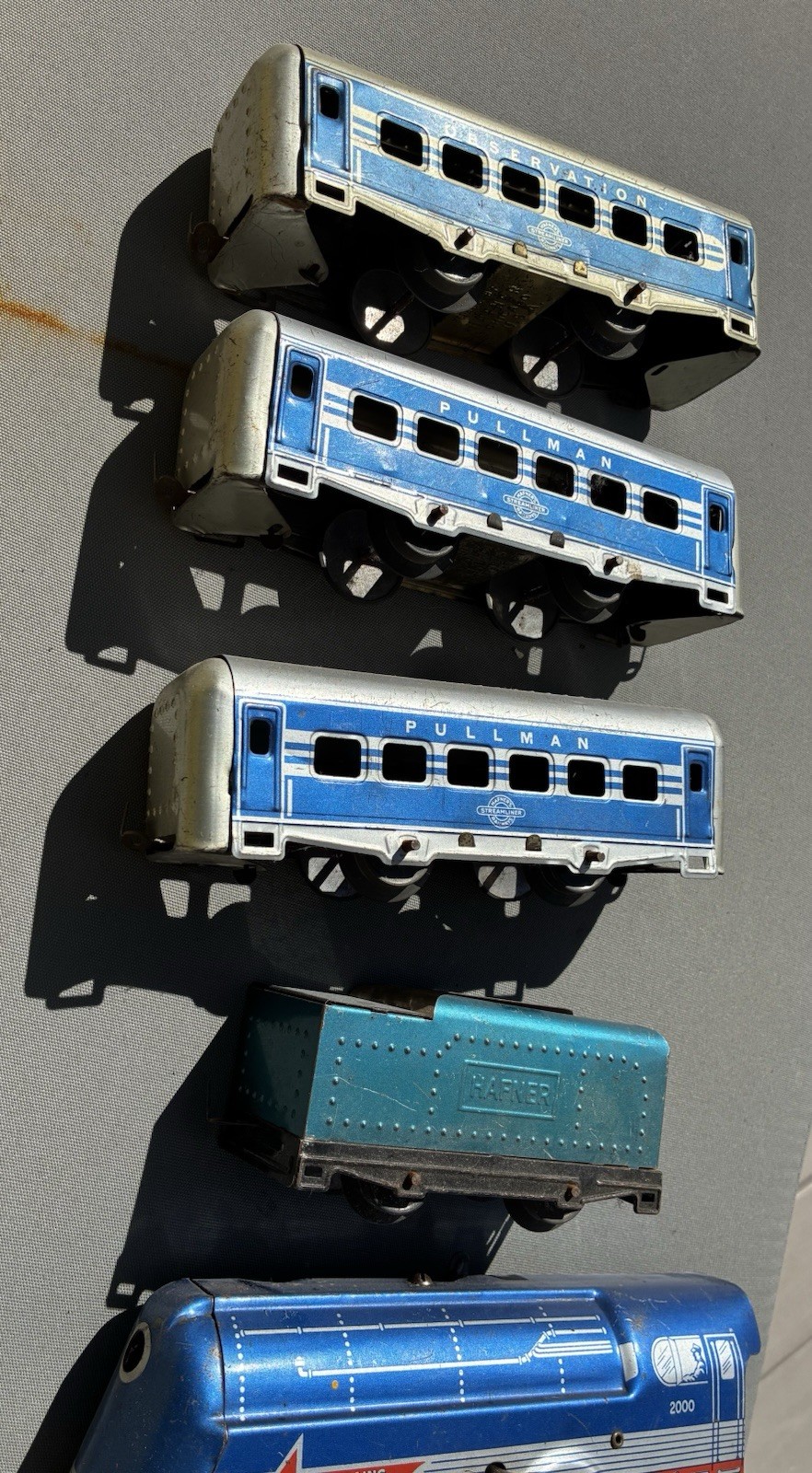 Hafner Wind Up Train Set working Vintage includes locomotive and 4 cars