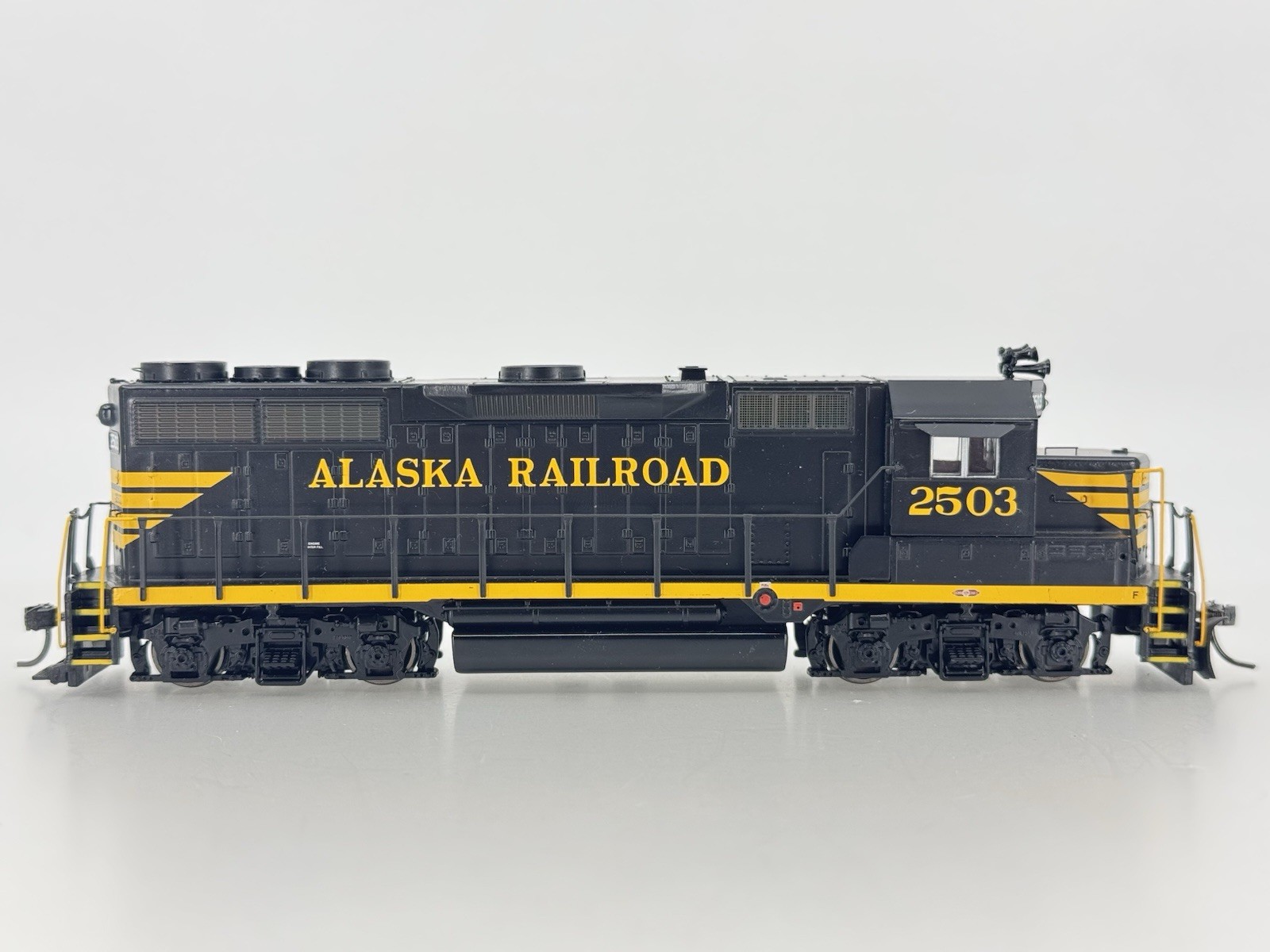 HO Athearn RTR 91762 Alaska Railroad GP35 Powered Diesel Locomotive ARR #2503
