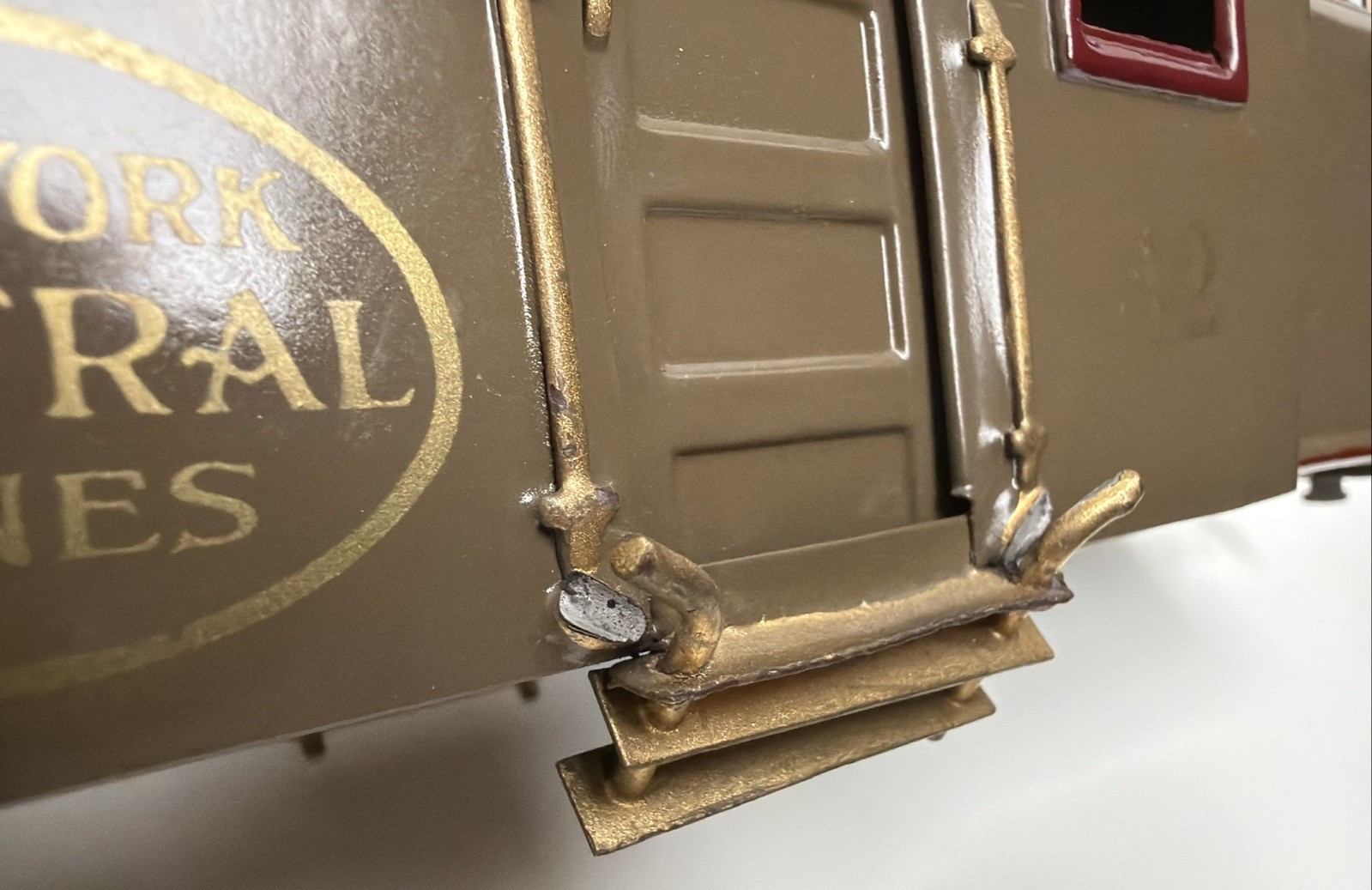 LIONEL PREWAR STANDARD GAUGE 42 ELECTRIC LOCOMOTIVE SHELL WITH TRIM – REPAINTED