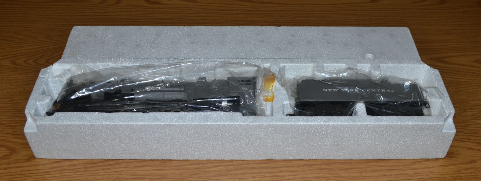 Lionel 6-18002 New York Central 4-6-4 Hudson Steam Locomotive LN #785 – VIDEO