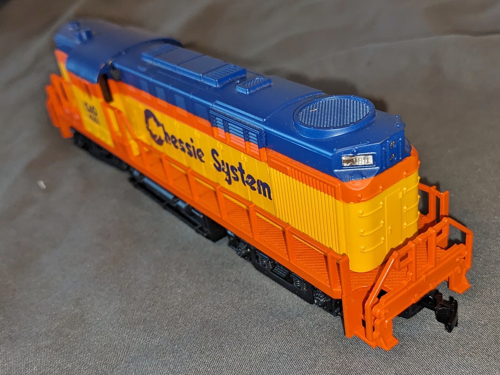 MEHANO ELECTRIC LOCOMOTIVE CHESSIE SYSTEM C&O 4301 HO MODEL TRAIN ENGINE