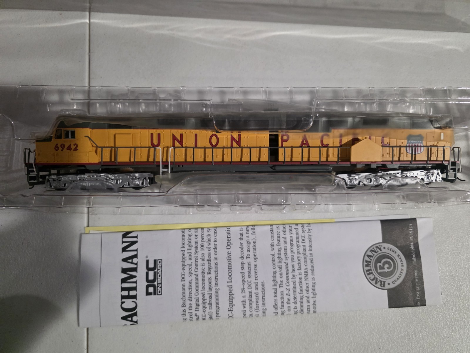 Bachmann 62108 HO UP EMD DD40AX Centennial w/ DCC Union Pacific #6942