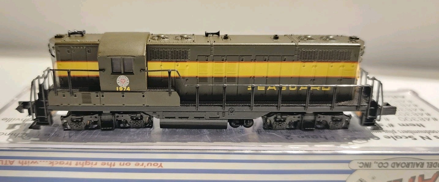 Atlas N Scale GP-9 Ph 2 Diesel Seaboard Air Line #1974