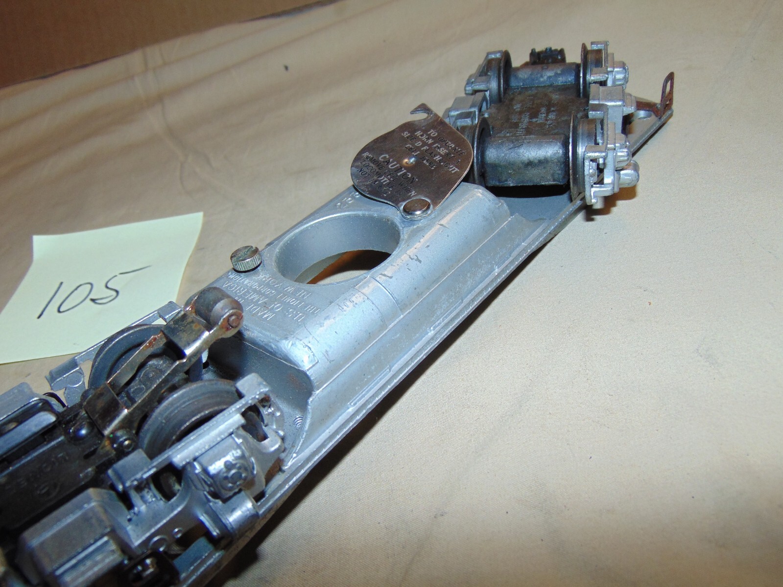 LIONEL 2353 SANTA FE LIGHTED A UNIT CHASSIS WITH BATTERY DOOR #105