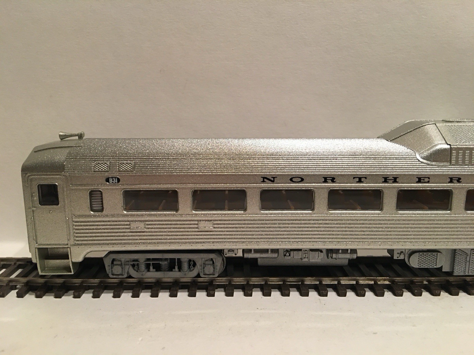 HO Proto 1000 Northern Pacific Powered Budd RDC Locomotive NP #B31