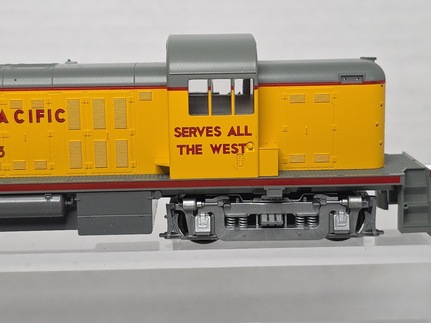 Kato HO Scale 37-2504 ALCO RS-2 Diesel Road Switcher Loco Union Pacific UP 1293