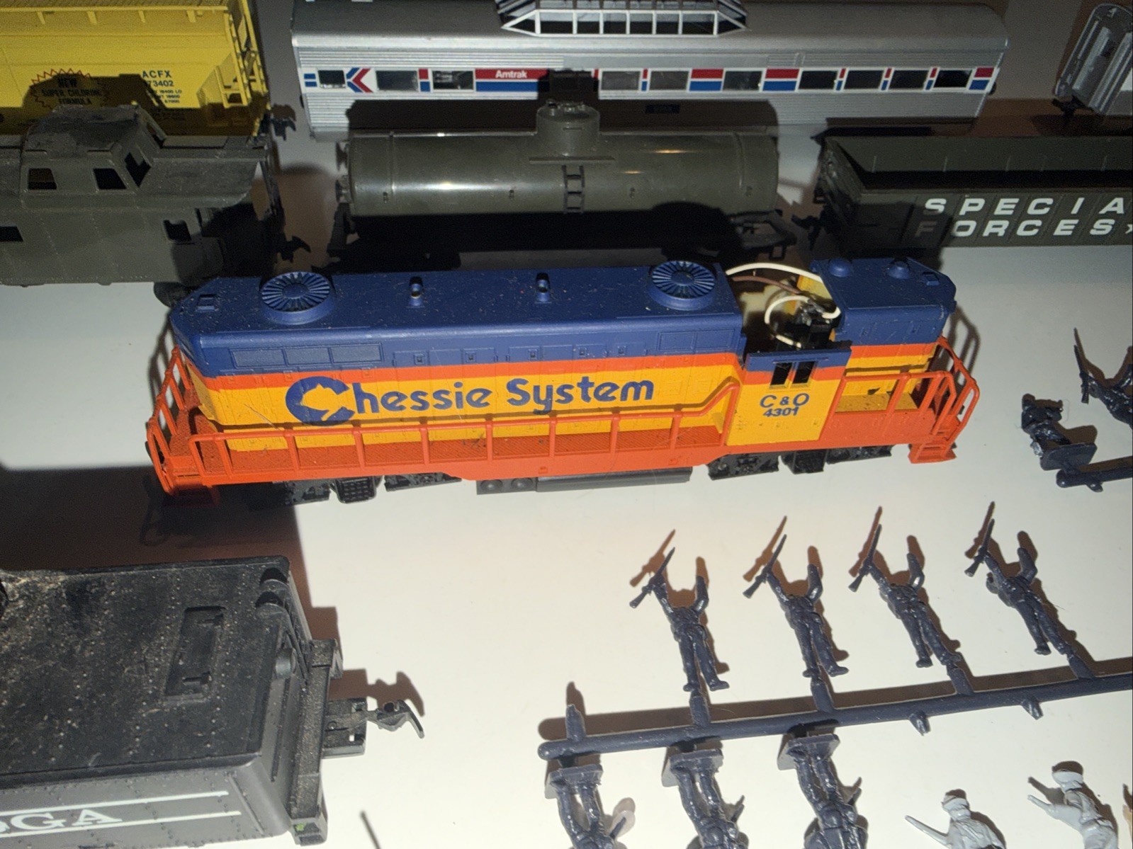 TRAIN CAR ENGINE LOCOMOTIVE CHESSIE SYSTEM C&O 4301 ROLLING STOCK HO SCALE PARTS