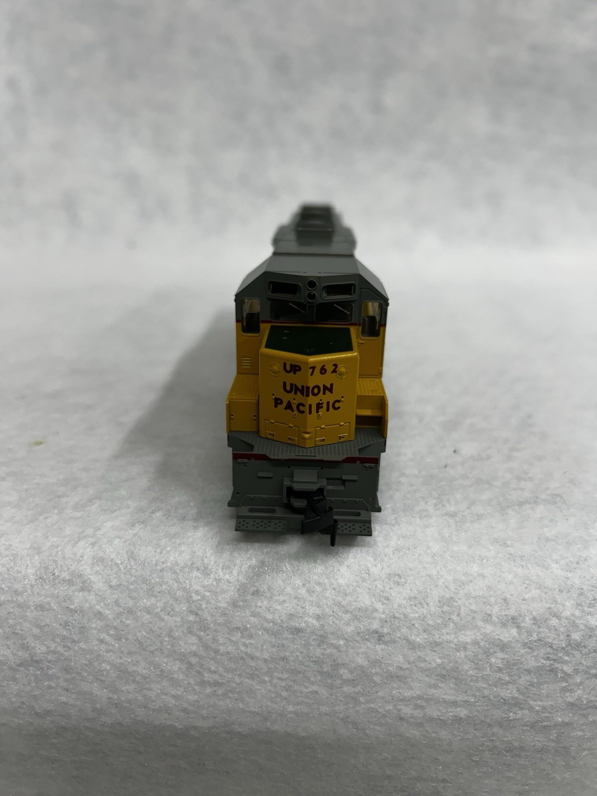 Beautiful KATO Union Pacific Railroad GP-35 Diesel Engine HO