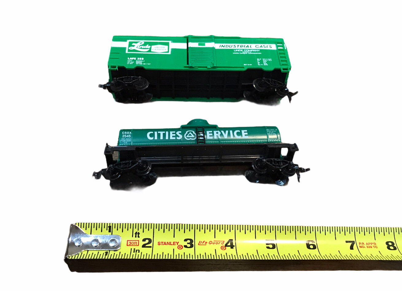 Vintage Life-Like Trains 8475 Linde Box Car 8537 Cities Service CabooseToy Train