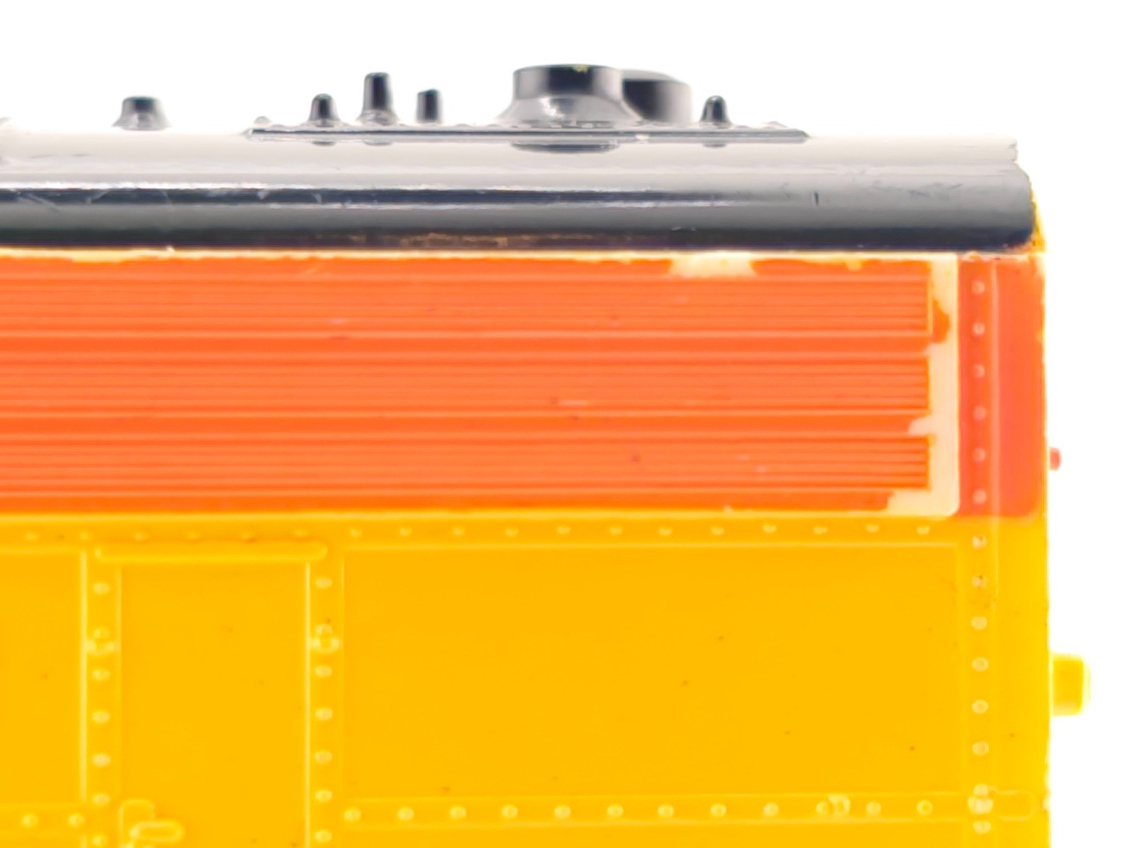 READ Life-Like HO Scale Chessie System Powered F7A Diesel Locomotive C & O 4472