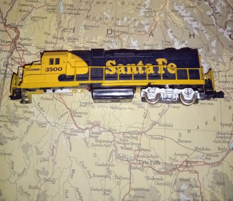 Vintage Life-Like N Gauge Santa Fe #3500 Locomotive Missing Front Wheels As-Is