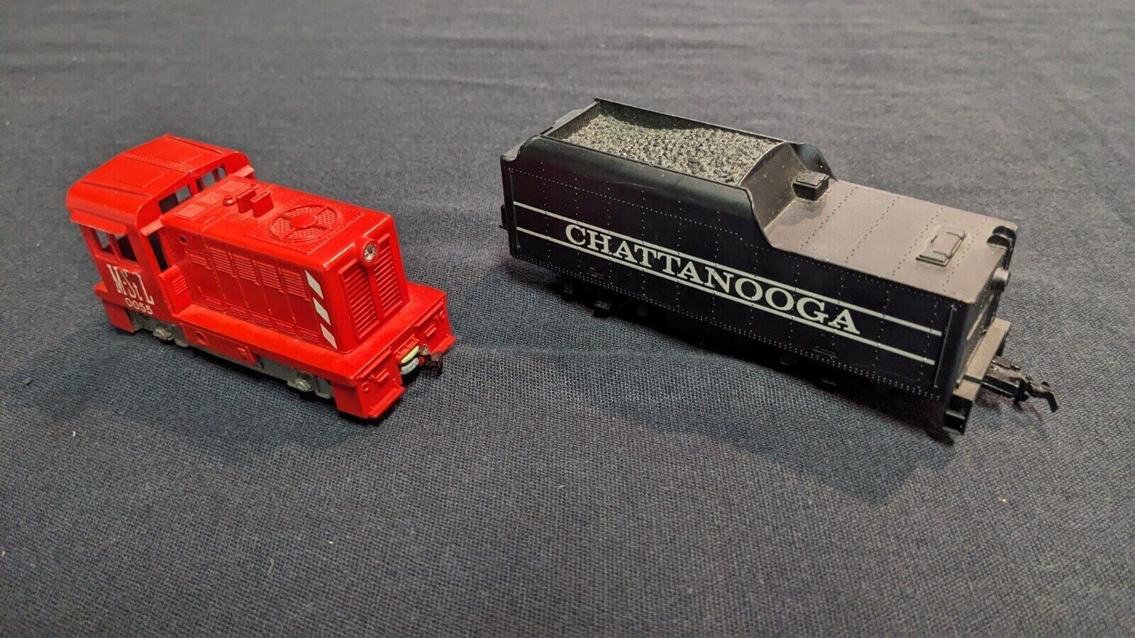 Mixed HO Train Lot: Lionel Switcher, Tyco & Bachmann Freight, Others