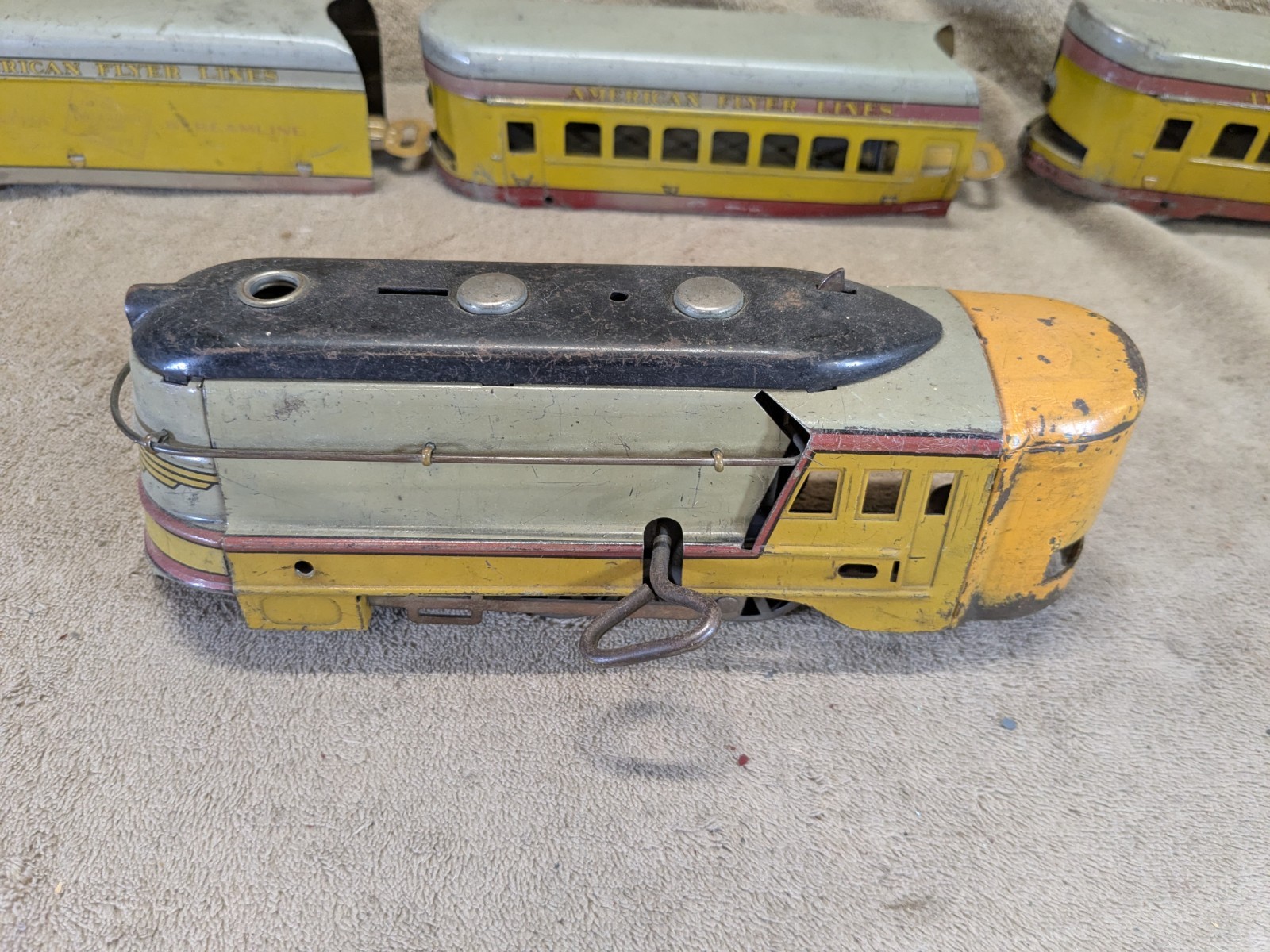 American Flyer Prewar Hiawatha Streamliner Lot of 4 Untested Yellow Gray