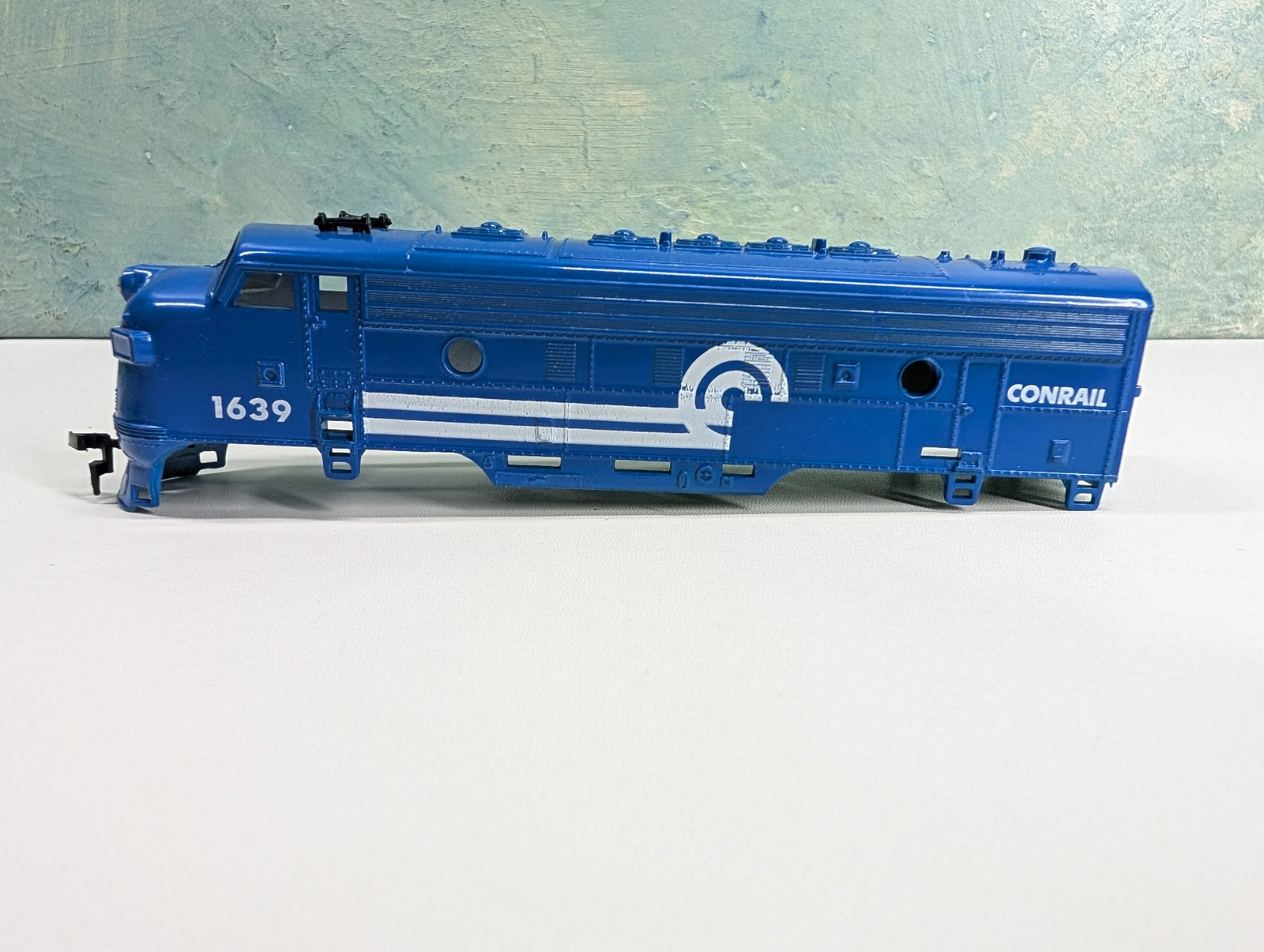 Life-Like HO Scale F7A Diesel Locomotive Shell Only Conrail #1639 READ