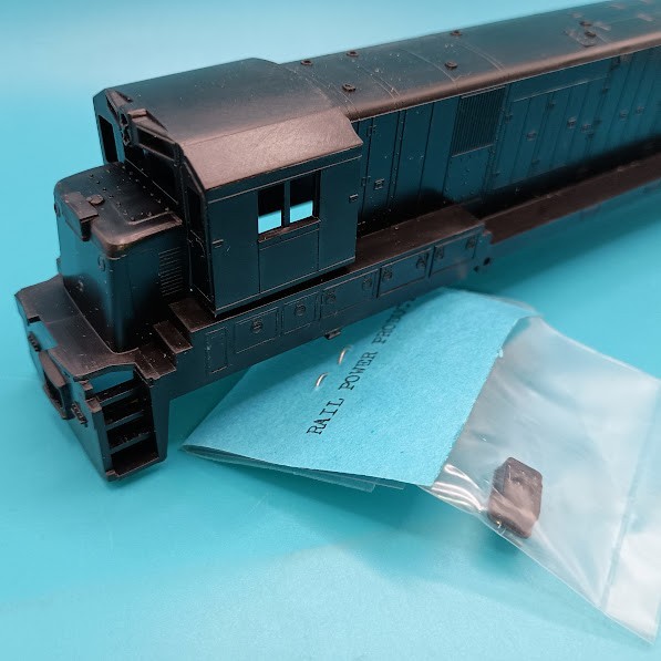 HO SCALE RAIL POWER C30-7 LOCOMOTIVE SHELL BODY AND CAB ONLY