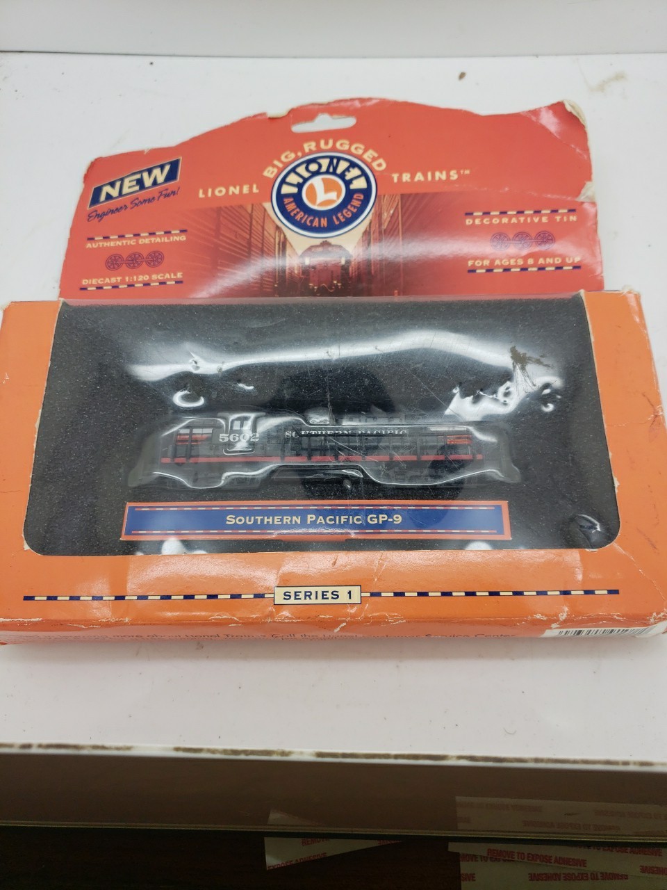 Lionel Big Rugged Trains Southern Pacific GP-9 Series – NEW Rough Box